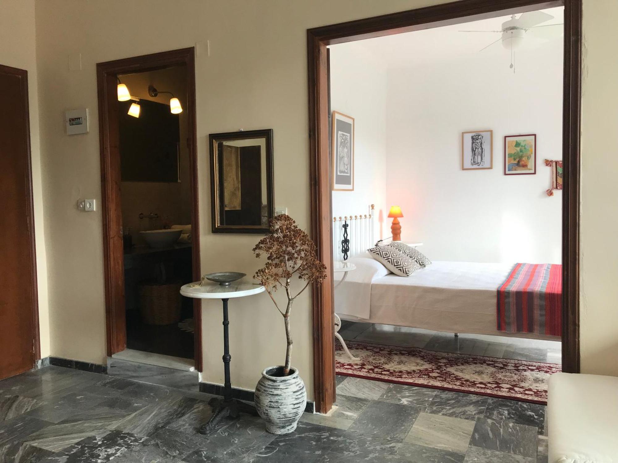 Theodora Hotel Петра Екстериор снимка